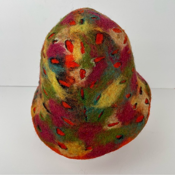 Handmade Felted Wool Hat - Picture 4 of 5